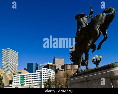 "Bronco Buster" Statue im Civic Center Park in der Innenstadt von Denver Stockfoto