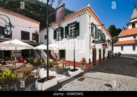 Restaurant und Pub, Dorfzentrum, Sao Vicente, Nordküste, Madeira, Portugal Stockfoto