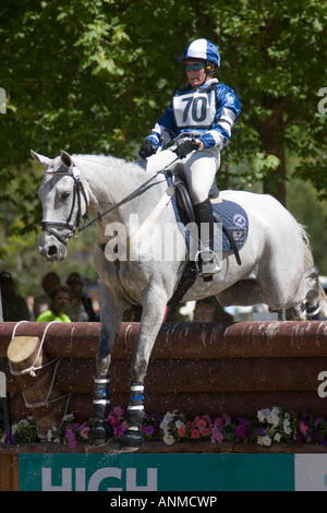 Adelaide International Horse Trials 2005 Konkurrent Juping Zaun beim cross Country Kurs in Australien Stockfoto