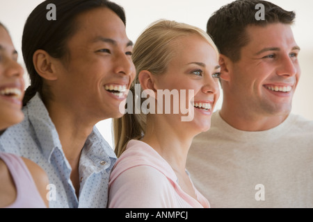 Multi-ethnischen Freunde lachen Stockfoto