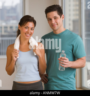Multi-ethnischen paar in Sportbekleidung Stockfoto