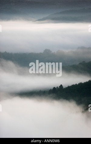 Tagesanbruch über die französische Landschaft Stockfoto