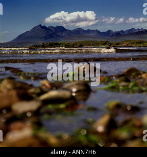 Wolken steigen aus den Cullin Mountains auf der Isle Of Skye, Schottland. Bild von Jim Holden. Stockfoto