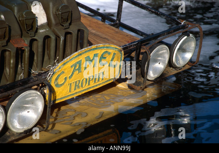 Anzeige von versunkenen Camel Trophy Land Rover bei einer Show von Land Rover. Stockfoto