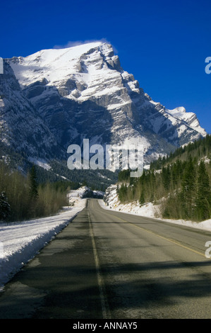 Autobahn 40 in Kananaskis Country, Peter Loughheed Provincial Park, Alberta, Kanada Stockfoto