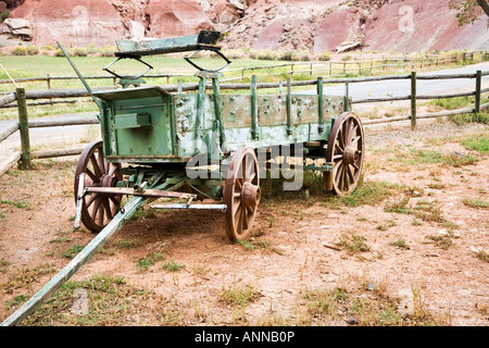 Alten Pferdefuhrwerk auf einem Bauernhof Stockfoto