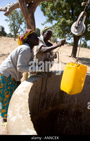 Gut gebaut mit Fairtrade-Prämie in Tofassadaga Mali Stockfoto