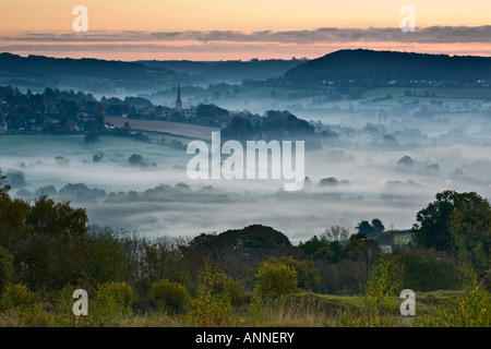 Blick vom Rand Common Richtung Painswick auf die Cotswold Weise Gloucestershire UK Stockfoto