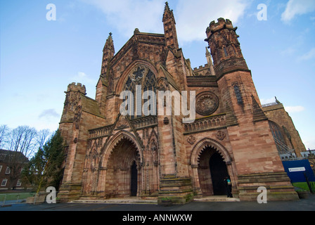 Horizontalen Weitwinkel der historischen Kathedrale in Hereford an einem sonnigen Tag. Stockfoto