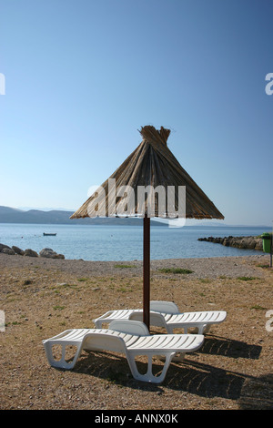 Verfügbare Strandkörbe auf der Insel Krk Stockfoto
