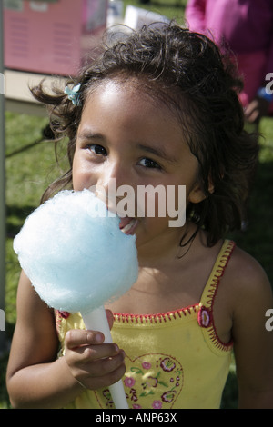 Miami Florida, Legion Memorial Park, Arts for Learning Winter Arts Festival, Festivals fair, Schüler der Grundschule, Gemeinschaft hispanische Mädchen gi Stockfoto