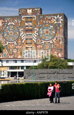 Die Zentralbibliothek auf dem Campus der nationalen autonomen Universität von Mexiko in Mexiko-Stadt Mexiko Stockfoto