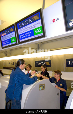 TACA Airlines ticket-Schalter am Mexico City International Airport in Mexiko-Stadt Mexiko Stockfoto