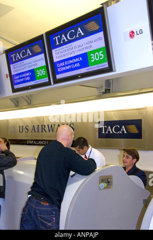 TACA Airlines ticket-Schalter am Mexico City International Airport in Mexiko-Stadt Mexiko Stockfoto