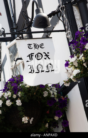 Das Fox Inn Pub Schild in Oswestry Shropshire, England Stockfoto