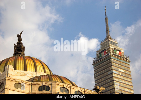 Oben auf dem Torre Latinoamericana Gebäude und der Palace of Fine Arts-Dome in Mexiko-Stadt Mexiko Stockfoto