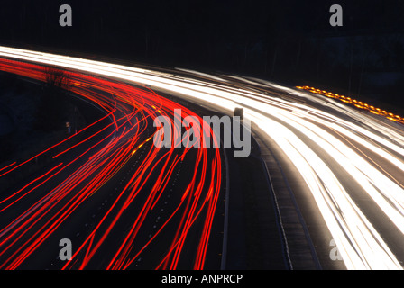 M40 Autobahn bei Nacht, Warwickshire, England, UK Stockfoto