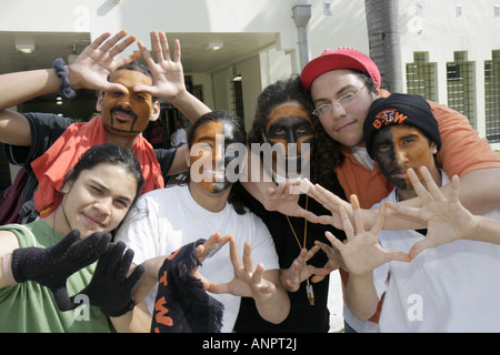 Miami Florida, Overtown, Booker T. Washington High School, Campus, öffentliche Bildung, Campus, hispanische lateinamerikanische Latino ethnische Einwanderer Minderheit, männlich Stockfoto