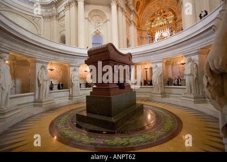 Das Grab von Napoleon Bonaparte im Hotel des Invalides Paris Frankreich Stockfoto