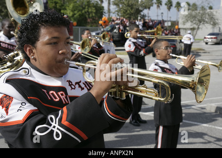 Miami Florida, Overtown, Booker T. Washington High School, Campus, öffentliche Bildung, Campus, staatliche Fußballmeister Schwarzer Mann, Teenager Teenager Teenager Teenager Teenager Stockfoto