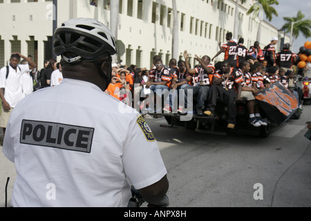 Miami Florida, Overtown, Booker T. Washington High School, Campus, öffentliche Bildung, Campus, staatliche Fußballmeister Schwarzer Mann, Teenager Teenager Teenager Teenager Teenager Stockfoto