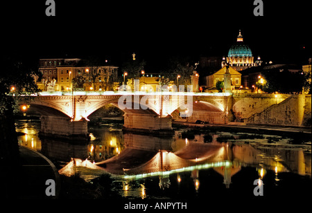 Ponte Vittorio Emmanuel II Tiber Brücke San Pietro Kathedrale Italien Rom Vatikanstadt Stockfoto