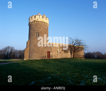 Das Observatorium und ehemalige Mühle auf Clifton Down in der Stadt Bristol, England. Stockfoto