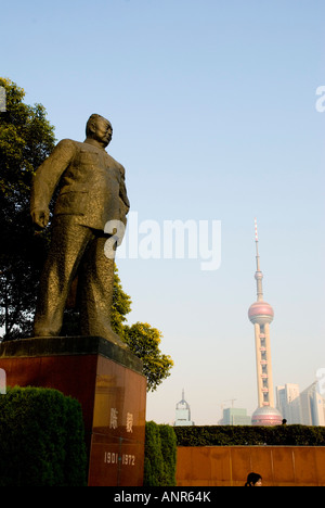 Vorsitzender Mao Zedong Statue in Shanghai am Bund, China Stockfoto