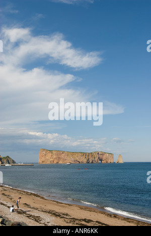 Perce Rock, in der Nähe der Stadt Perce auf Gaspe Halbinsel der Provinz Quebec, Kanada Stockfoto