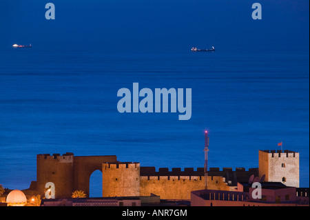 Marokko, Atlantikküste, SAFI: Qasr, al, Bahr portugiesischen Fort (b.1508) & Stadt / Abend Stockfoto