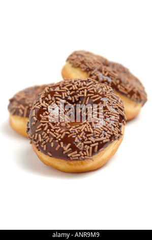 Geeiste Ring Donuts auf weißem Hintergrund Stockfoto