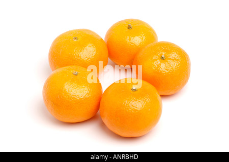 Clementinen auf weißem Hintergrund Stockfoto