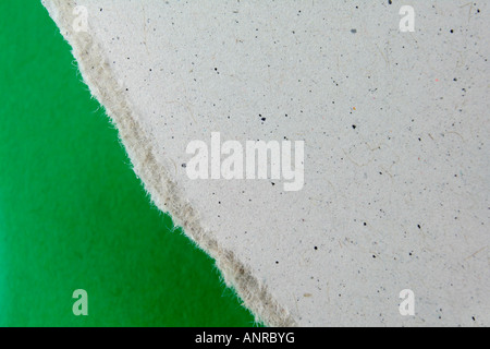 Recyclingpapier mit geschichteten Struktur zerrissenen Rand Stockfoto