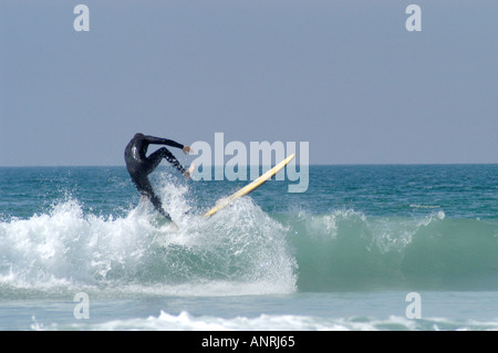 Surfen vor der Küste von Jersey Stockfoto