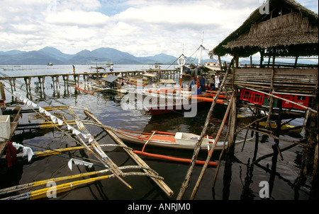 Philippinen-Palawan-Puerto Princesa Fishermens Shanty über die Bucht Stockfoto