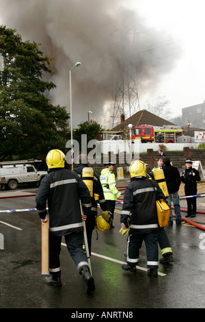 Feuer bei Nelson Stanley Scrapyard Poole Dorset England UK Stockfoto