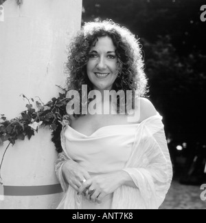 Welsh Sopran Shan Cothi Portrait von Sänger bei Aberglasney Gardens in Carmarthenshire Wales UK KATHY DEWITT Stockfoto