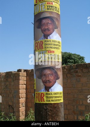 Präsidentschaftswahl Wahlplakate für Amtsinhaber Yoweri Kaguta Museveni, Uganda Stockfoto