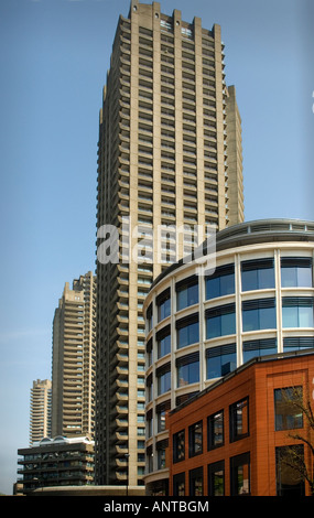 Cromwell Shakespeare Türme Barbican Estate Stockfoto