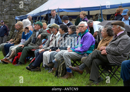 Zuschauer bei der jährlichen Muker Landwirtschaft zeigen Muker Swaledale Yorkshire Dales England Stockfoto