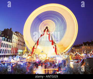 FRANKREICH NORD PAS DE CALAIS LILLE WEIHNACHTEN MARKT BIG WHEEL Stockfoto