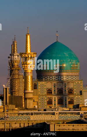 Das beeindruckende Imam Reza Mausoleum in den späten Nachmittag Mashhad, Iran Stockfoto