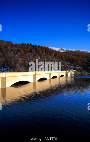 Winterschnee Ladybower Vorratsbehälter oberen Derwent Valley Peak District Nationalpark Derbyshire England Großbritannien UK Europe Stockfoto