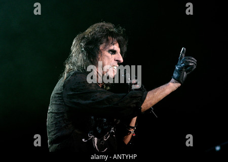 Alice Cooper, früher bekannt als Vincent Damon Furnier in Nottingham Indoor Arena, Nottingham, UK Stockfoto