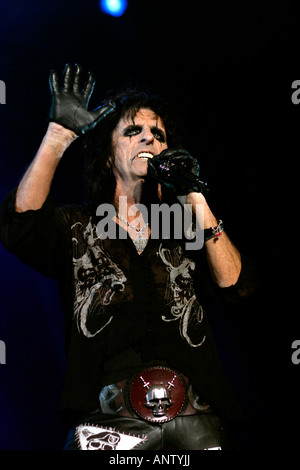 Alice Cooper, früher bekannt als Vincent Damon Furnier in Nottingham Indoor Arena, Nottingham, UK Stockfoto