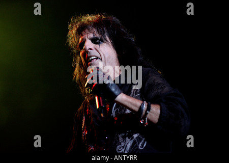 Alice Cooper, früher bekannt als Vincent Damon Furnier in Nottingham Indoor Arena, Nottingham, UK Stockfoto