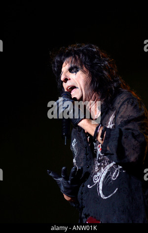 Alice Cooper, früher bekannt als Vincent Damon Furnier in Nottingham Indoor Arena, Nottingham, UK Stockfoto