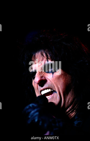 Alice Cooper, früher bekannt als Vincent Damon Furnier in Nottingham Indoor Arena, Nottingham, UK Stockfoto