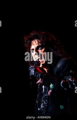 Alice Cooper, früher bekannt als Vincent Damon Furnier in Nottingham Indoor Arena, Nottingham, UK Stockfoto