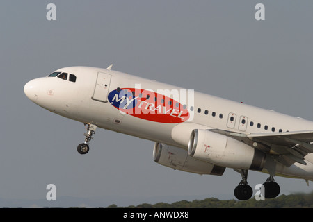 Urlaub von MyTravel Airbus A320 Charterflug Stockfoto